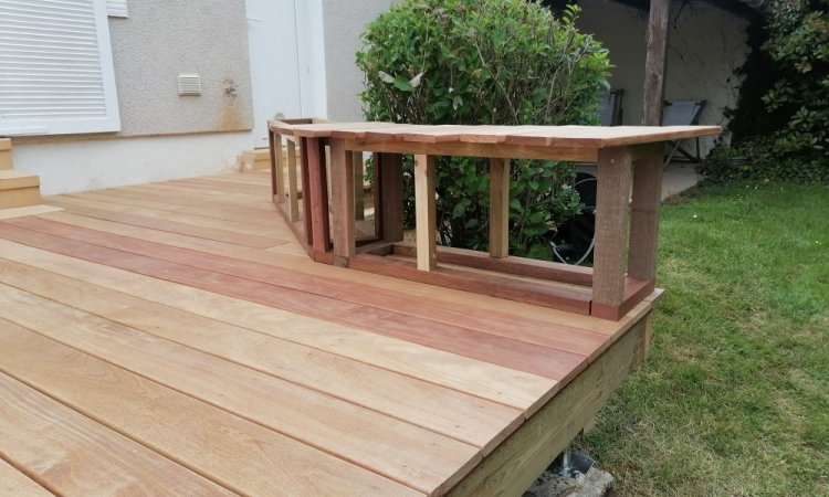 Banc en bois exotique